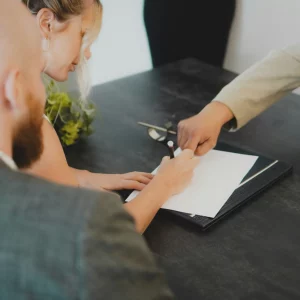signature de contrat contrat d'édition ou autoédition